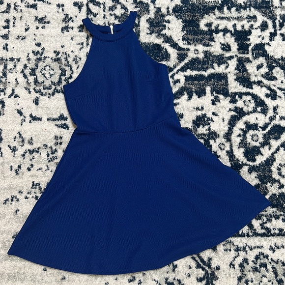 Blue Dress - Picture 10 of 10